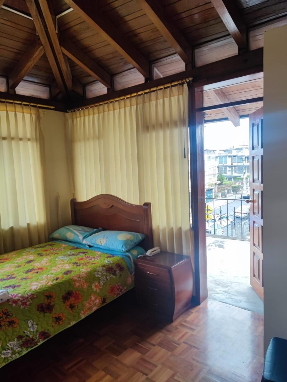 Hostal El Confort Quito Norte Luaran gambar