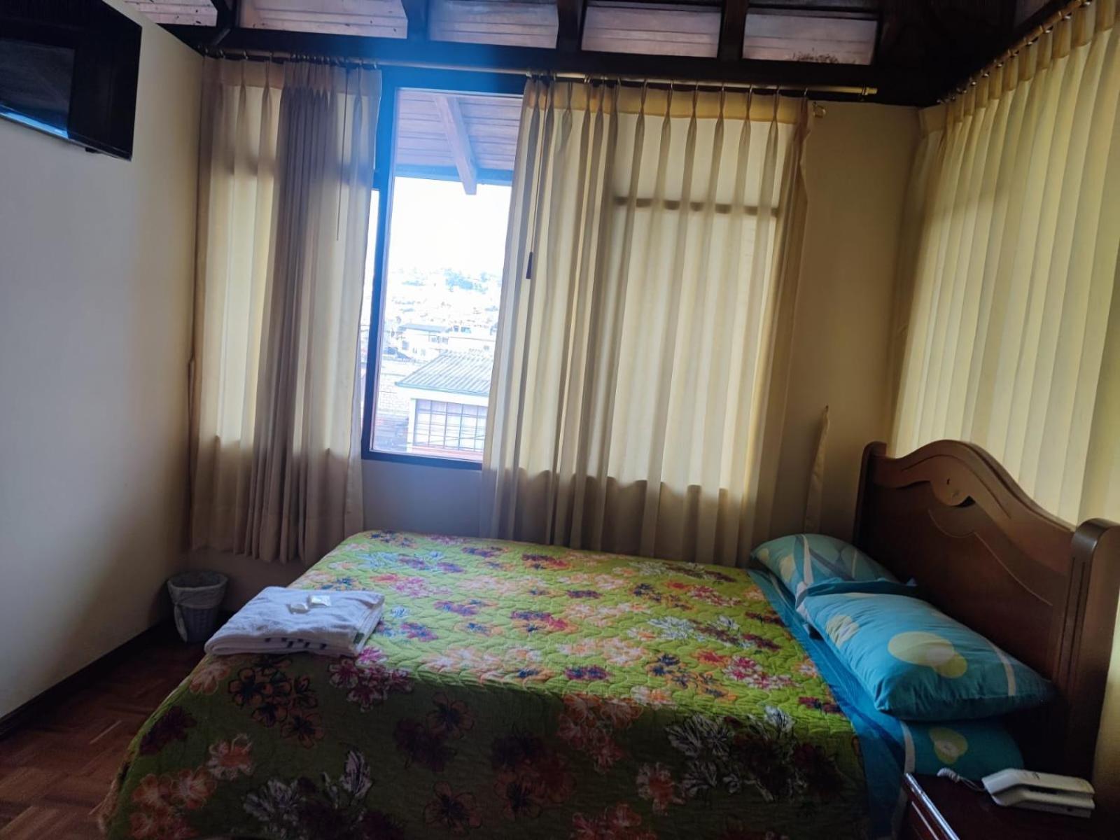 Hostal El Confort Quito Norte Luaran gambar